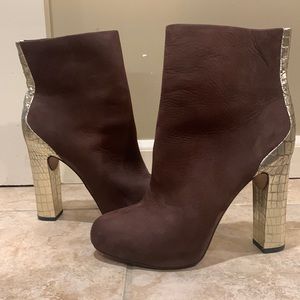 Brown/metallic ankle boots size 8